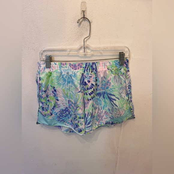 Lilly Pulitzer Luxeletic Ocean Trail Shorts Shell of a Party Size Small - Picture 2 of 4